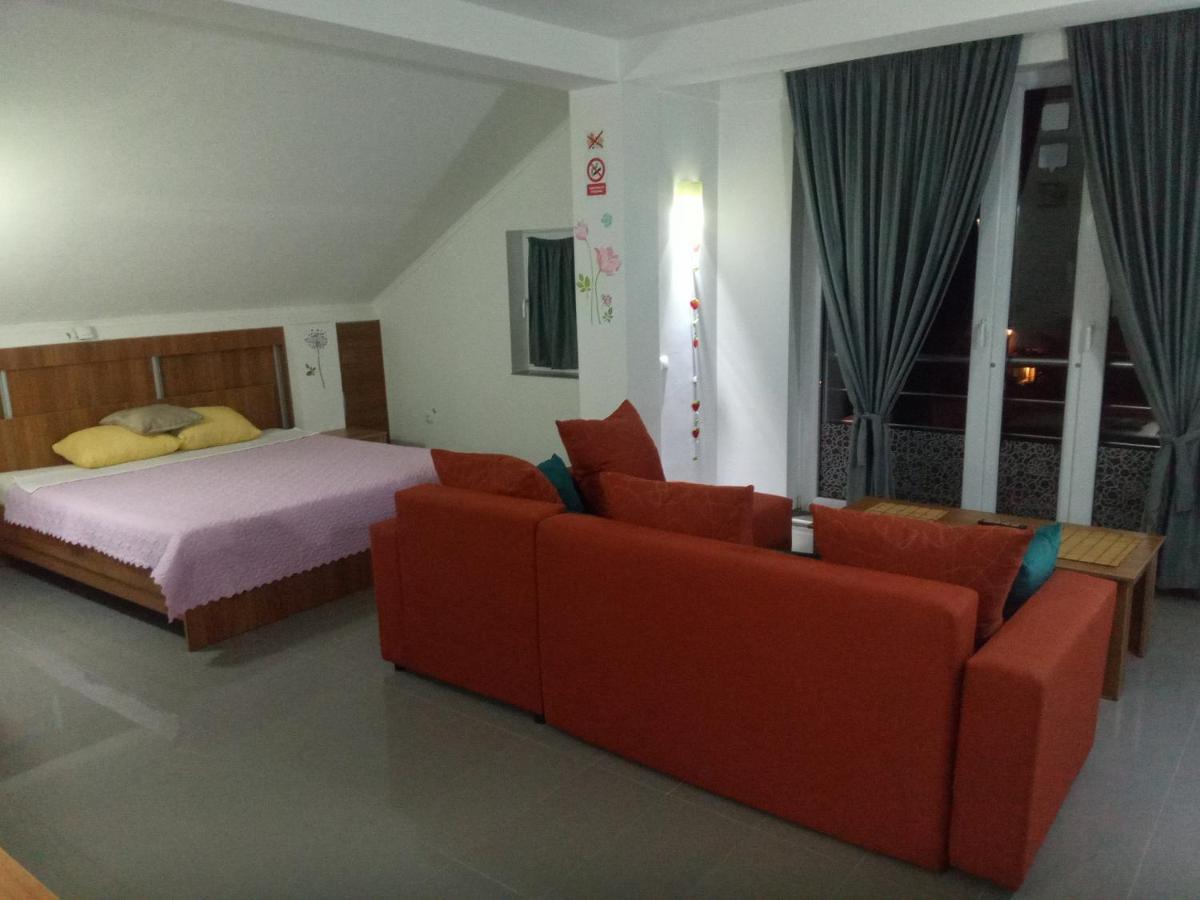 Yard House Trpejca Hotel โอครีด ภายนอก รูปภาพ